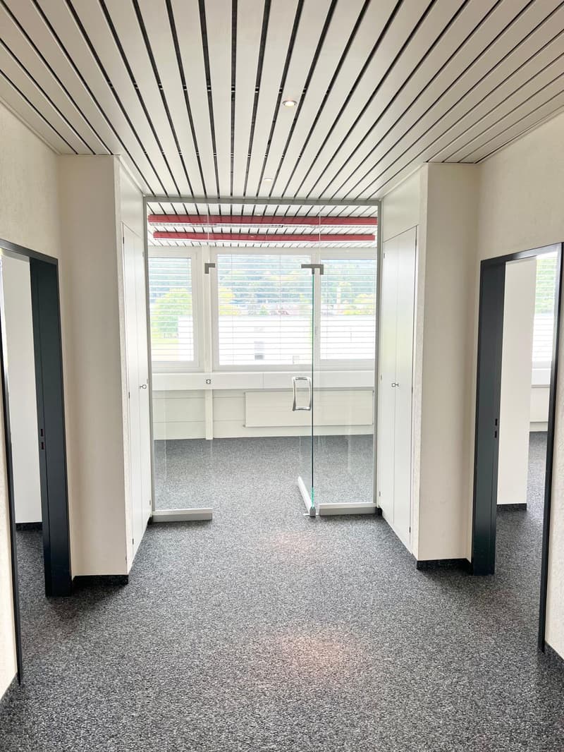 Moderne Büroräume mit Weitsicht und Leuchtreklame an der A1 – Ihre Firma täglich sichtbar! (18)