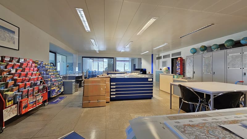 Mitte Raum grosses Büro