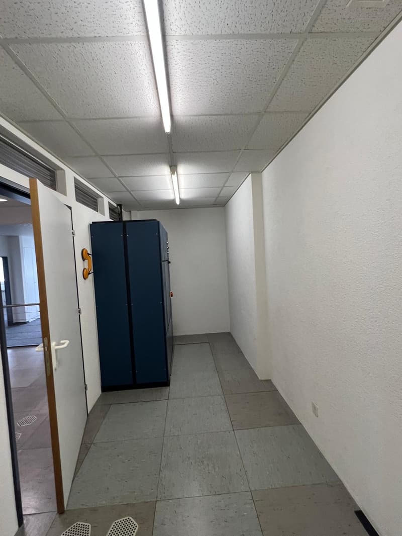 Moderne Büroräume mit Weitsicht + Leuchtreklame an der A1 – Ihre Firma täglich sichtbar! (12)