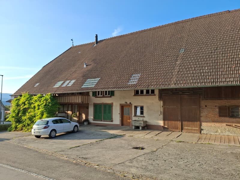 Altbauwohnung im 1. Obergeschoss in Fräschels (2)