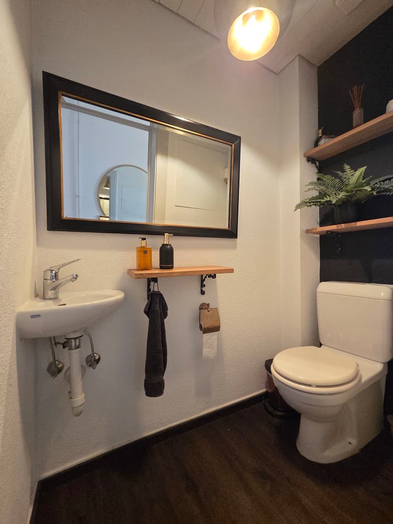 Stilvolle 5-Zimmerwohnung mit Altbaucharme im Herzen von Interlaken (19)