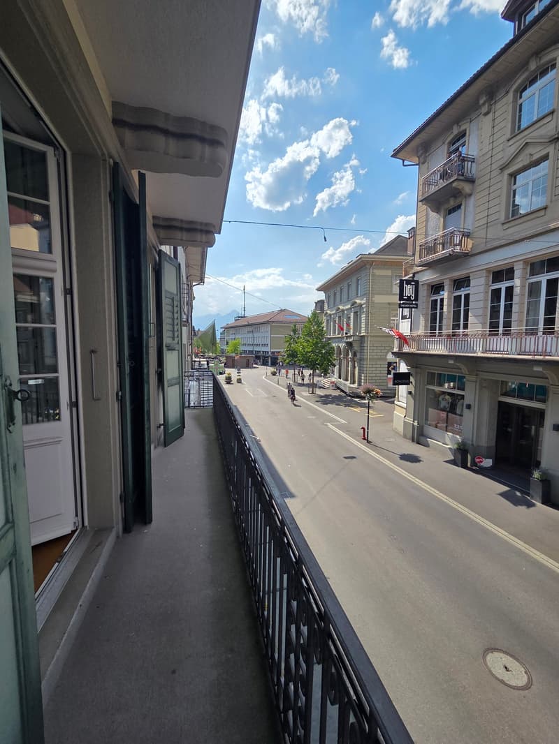 Stilvolle 5-Zimmerwohnung mit Altbaucharme im Herzen von Interlaken (17)