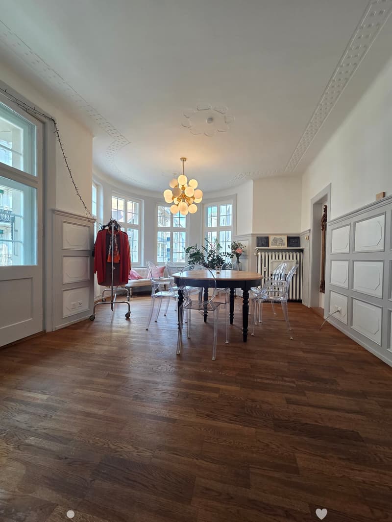 Stilvolle 5-Zimmerwohnung mit Altbaucharme im Herzen von Interlaken (1)