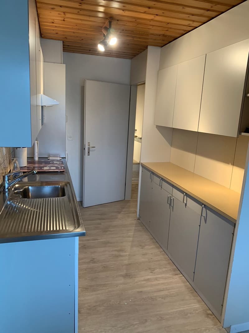 Helle 5.5-Zimmer-Wohnung im 9. Stock mit Panoramablick in Ostermundigen (3)