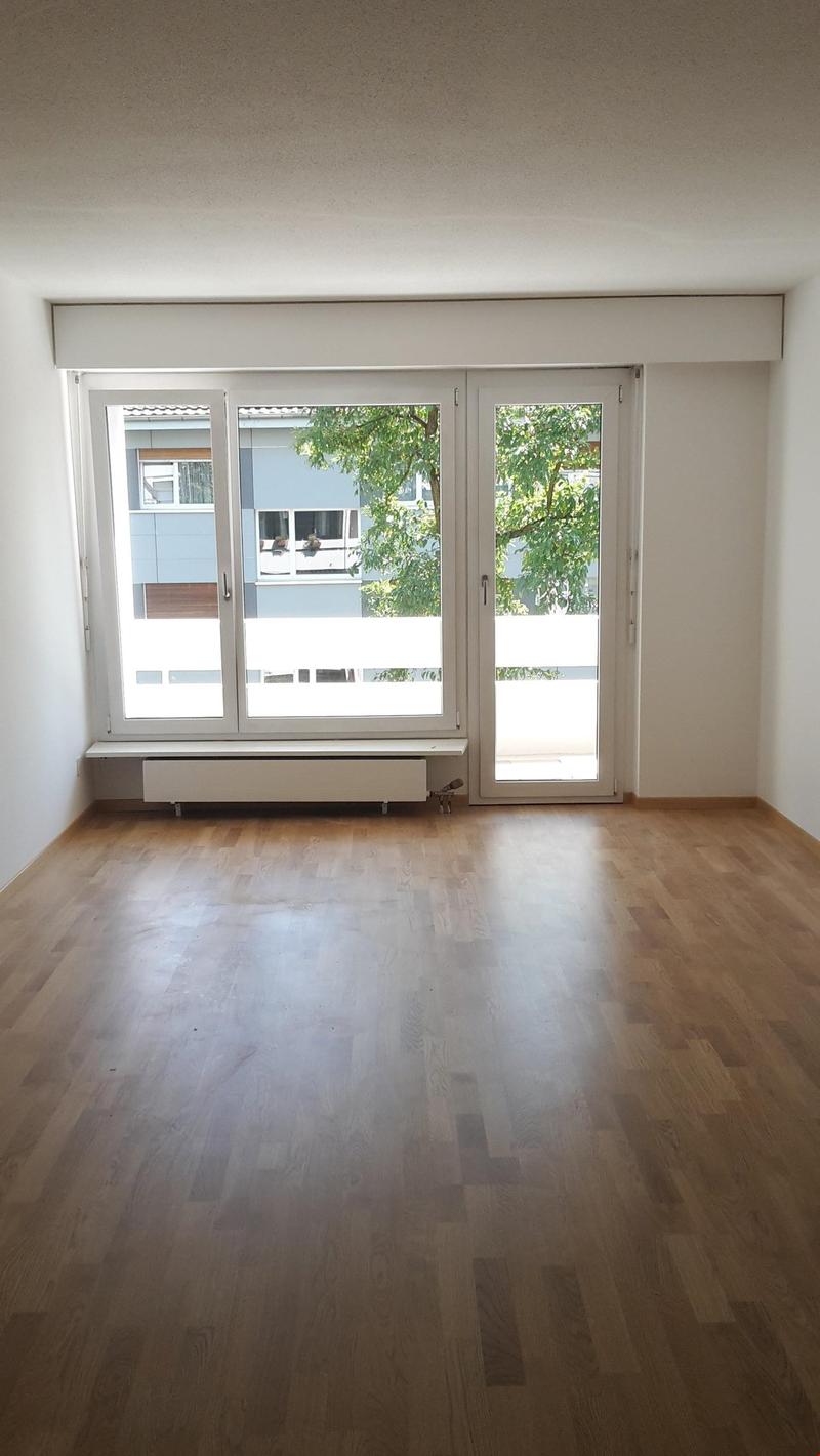 Wohnzimmer mit neuem Parkett