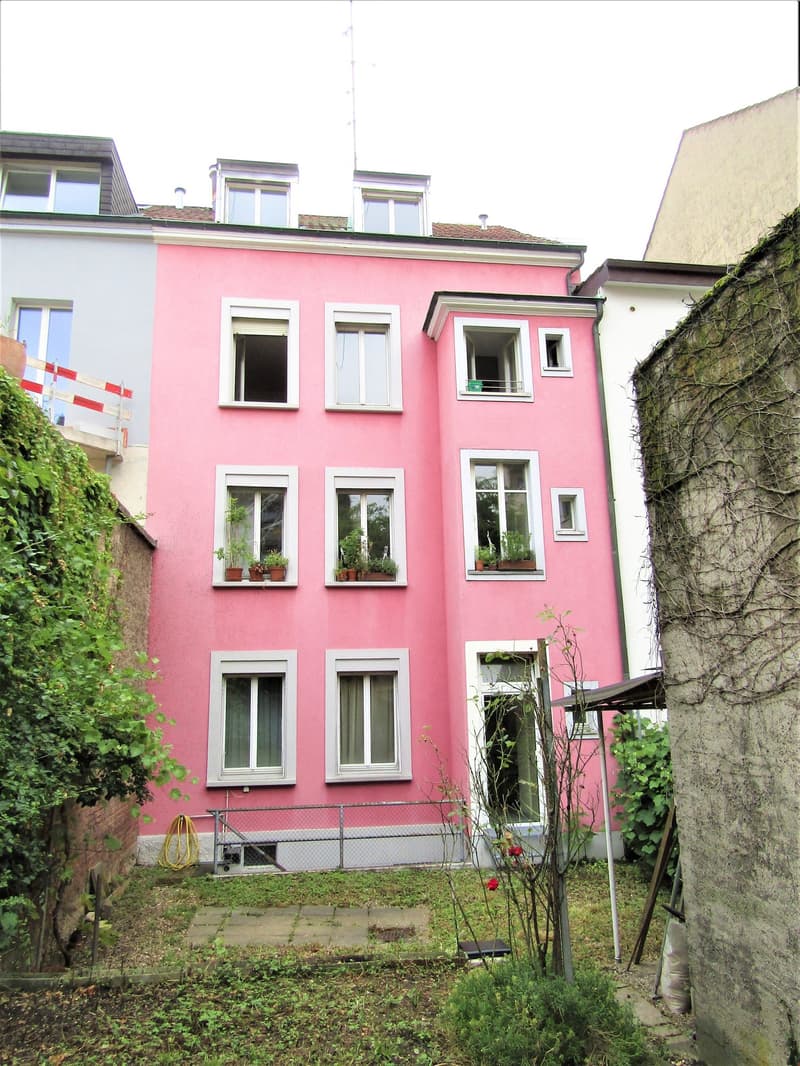 ruhige Hinterhof Seite