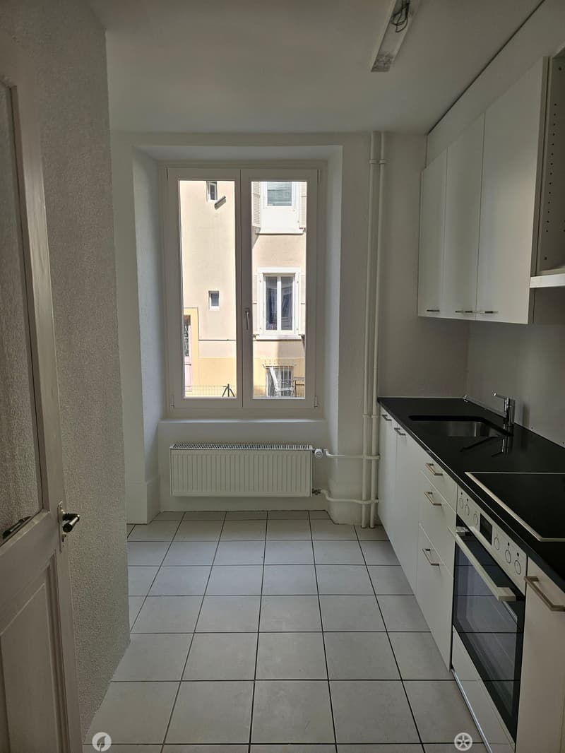 Charmante 3-Zimmer-Altbauwohnung mit Balkon in Biel/Bienne (5)