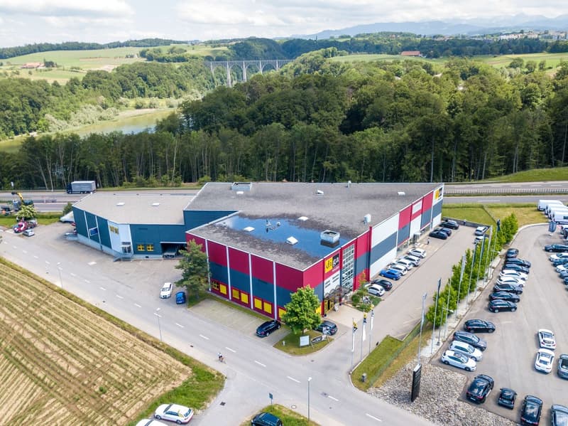 Surface commerciale ou administrative d'env. 195 m2 (2)