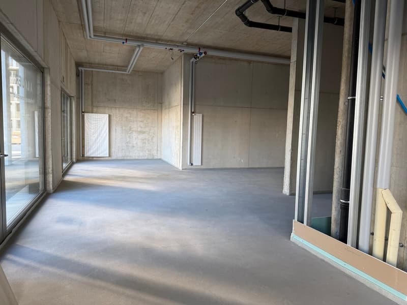 Surface commerciale d?env. 78.70 m2 aménageable au gré du preneur! (2)