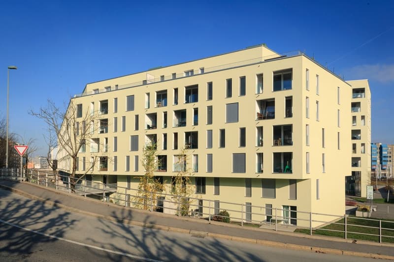 Appartement de 3.5 pièces au 5ème étage avec deux loggias (3)