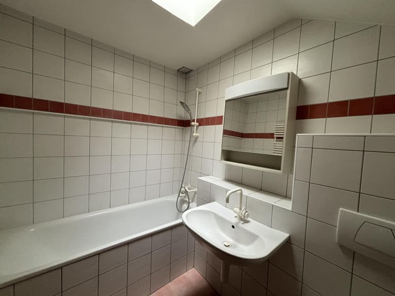 À LOUER ? Appartement atypique de 2.5 pièces en duplex à Saint-Aubin (5)