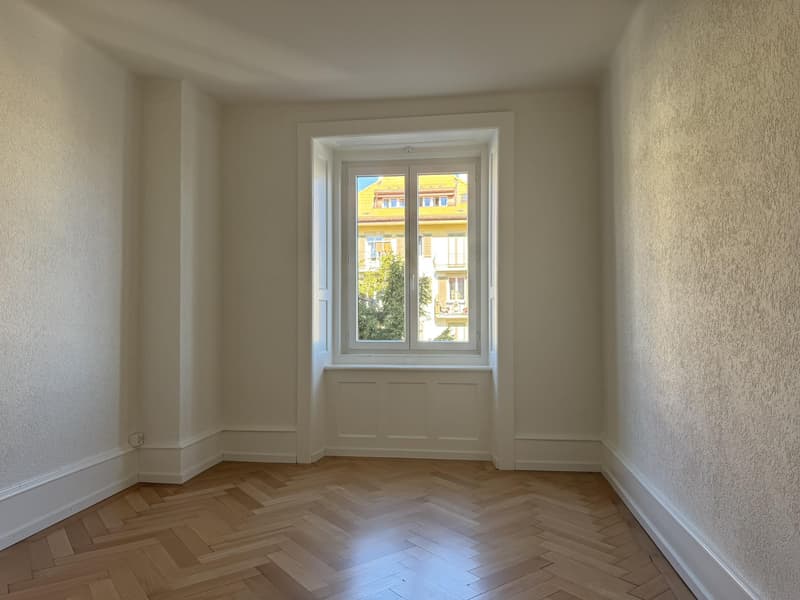 Superbe 4.5 pièces rénové avec parquet en chevrons ? 1er loyer offert (5)