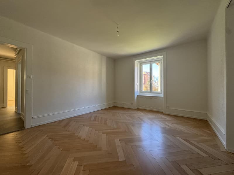 Superbe 4.5 pièces rénové avec parquet en chevrons ? 1er loyer offert (3)