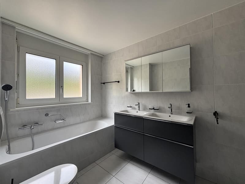 Magnifique appartement de 4.5 pièces rénové à louer aux Hauts-Geneveys (5)
