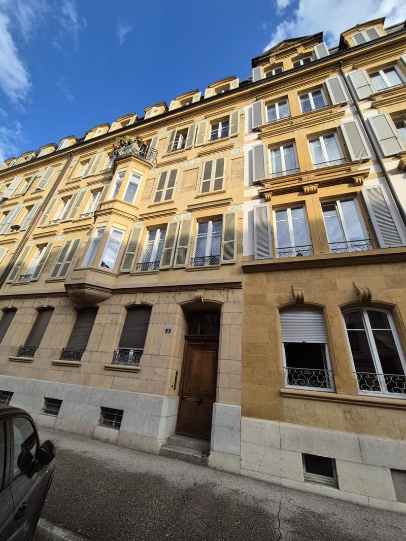 Studio au 1er étage à louer à Neuchâtel (1)