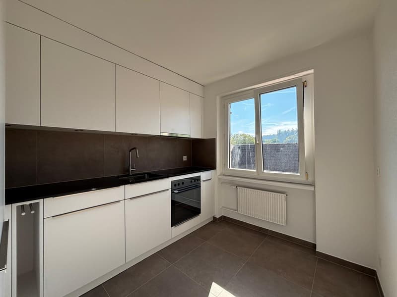 Appartement de 3.5 pièces entièrement rénové à Büetigen (1)