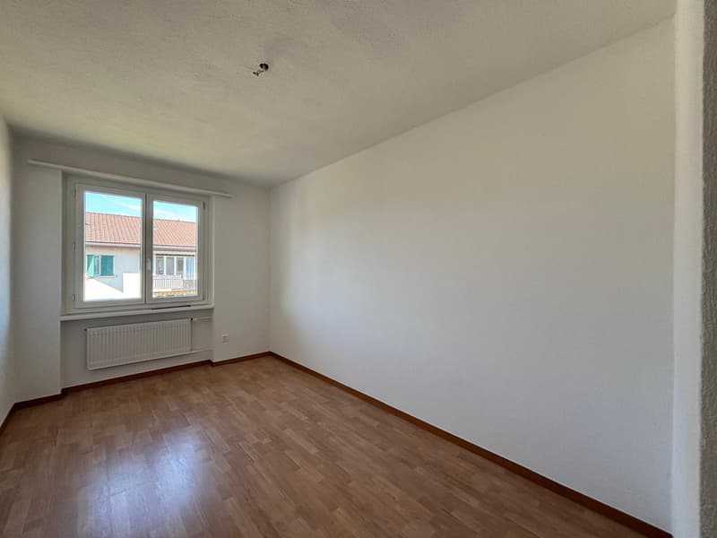 Appartement de 3.5 pièces entièrement rénové à Büetigen (3)