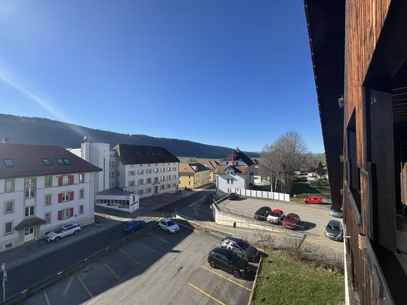 Premier loyer offert - grand appartement 4 pièces de 115 m² avec balcon ? La Sagne (9)