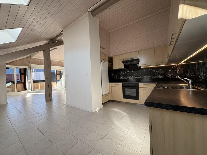 Premier loyer offert - grand appartement 4 pièces de 115 m² avec balcon ? La Sagne (2)