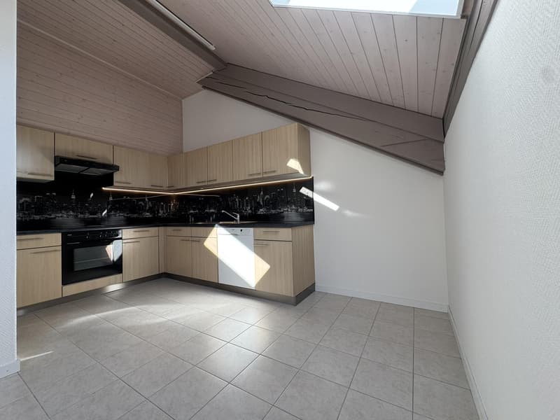 Premier loyer offert - grand appartement 4 pièces de 115 m² avec balcon ? La Sagne (3)