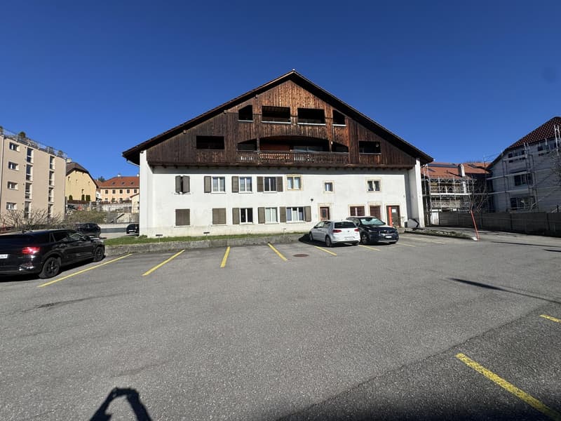 Premier loyer offert - grand appartement 4 pièces de 115 m² avec balcon ? La Sagne (10)