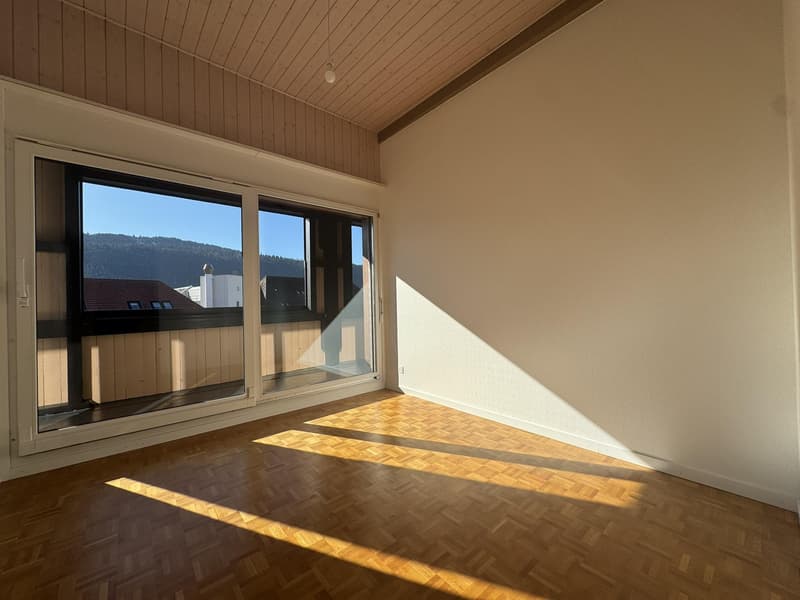 Premier loyer offert - grand appartement 4 pièces de 115 m² avec balcon ? La Sagne (5)