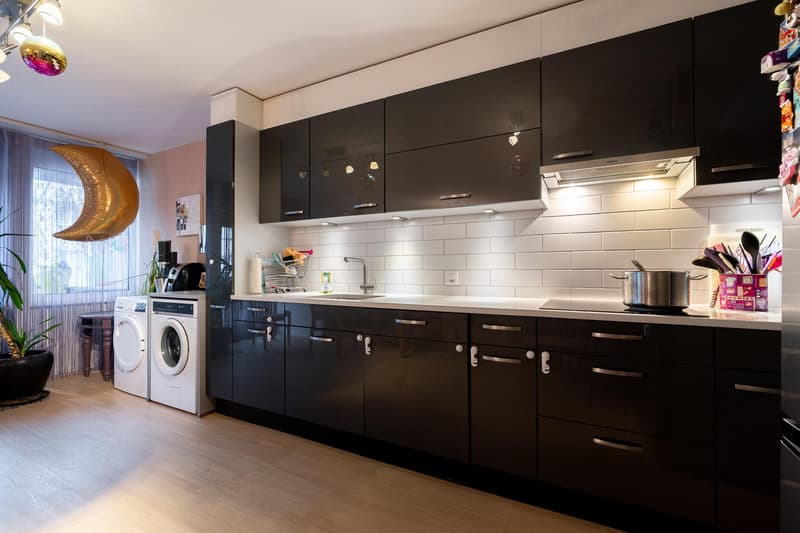 Spacieux 4.5 pièces rénové avec balcon au centre-ville (7)