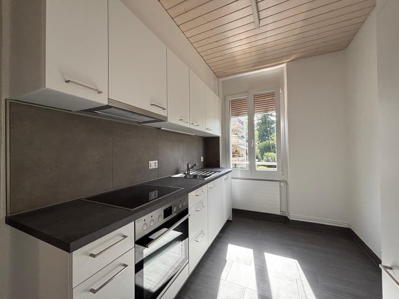 Appartement 3 pièces rénové avec cachet à louer ? Bienne (2)
