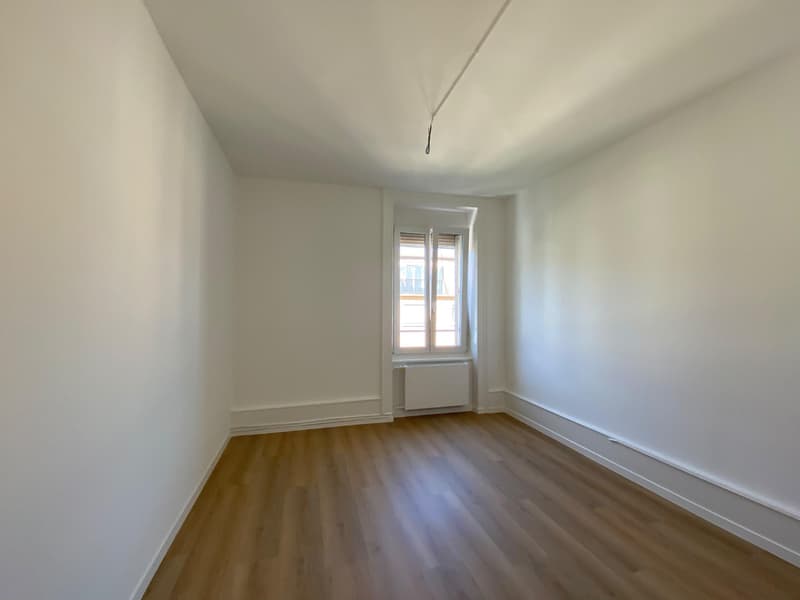 Appartement 3 pièces rénové avec cachet à louer ? Bienne (6)