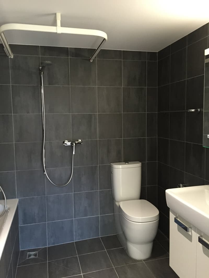 Moderne 4.5-Zimmer-Wohnung mit Balkon für Ihre Familie (9)