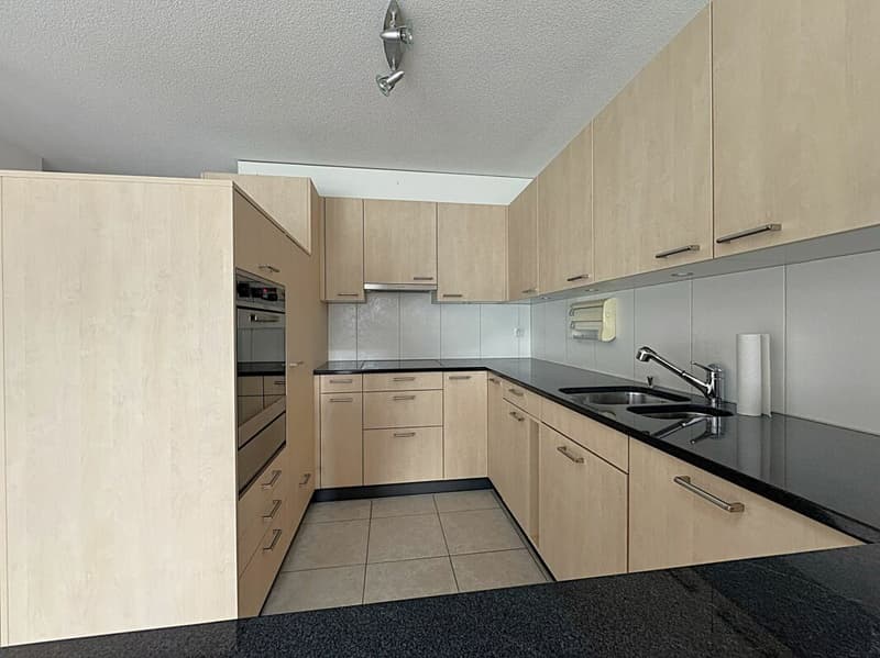 Attraktive und zentral gelegene Dachwohnung mit Galerie (5)