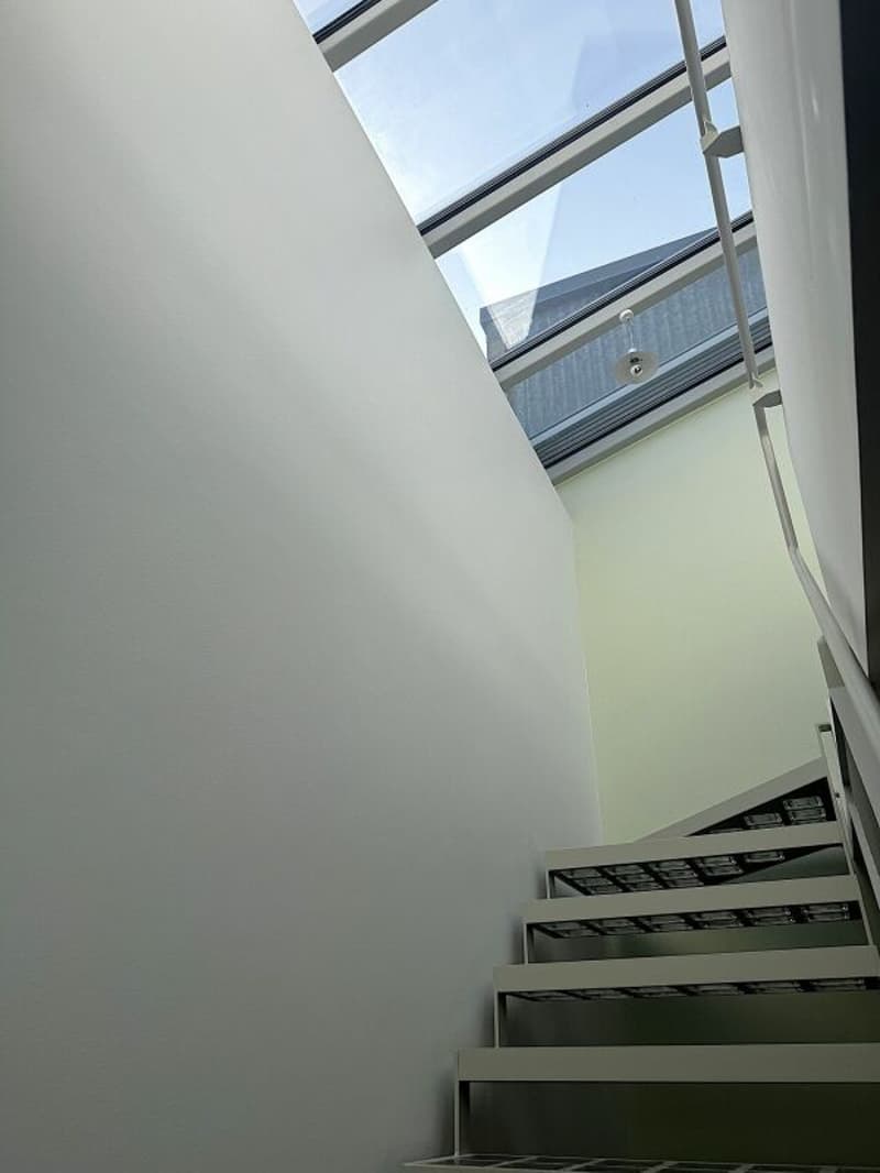 Zeitlose Architektur trifft auf überraschende Wohnqualität (18)