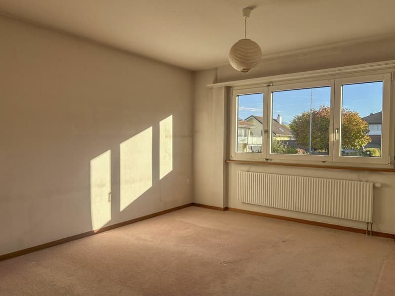 freistehendes Einfamilienhaus auf grossem Grundstück (5)