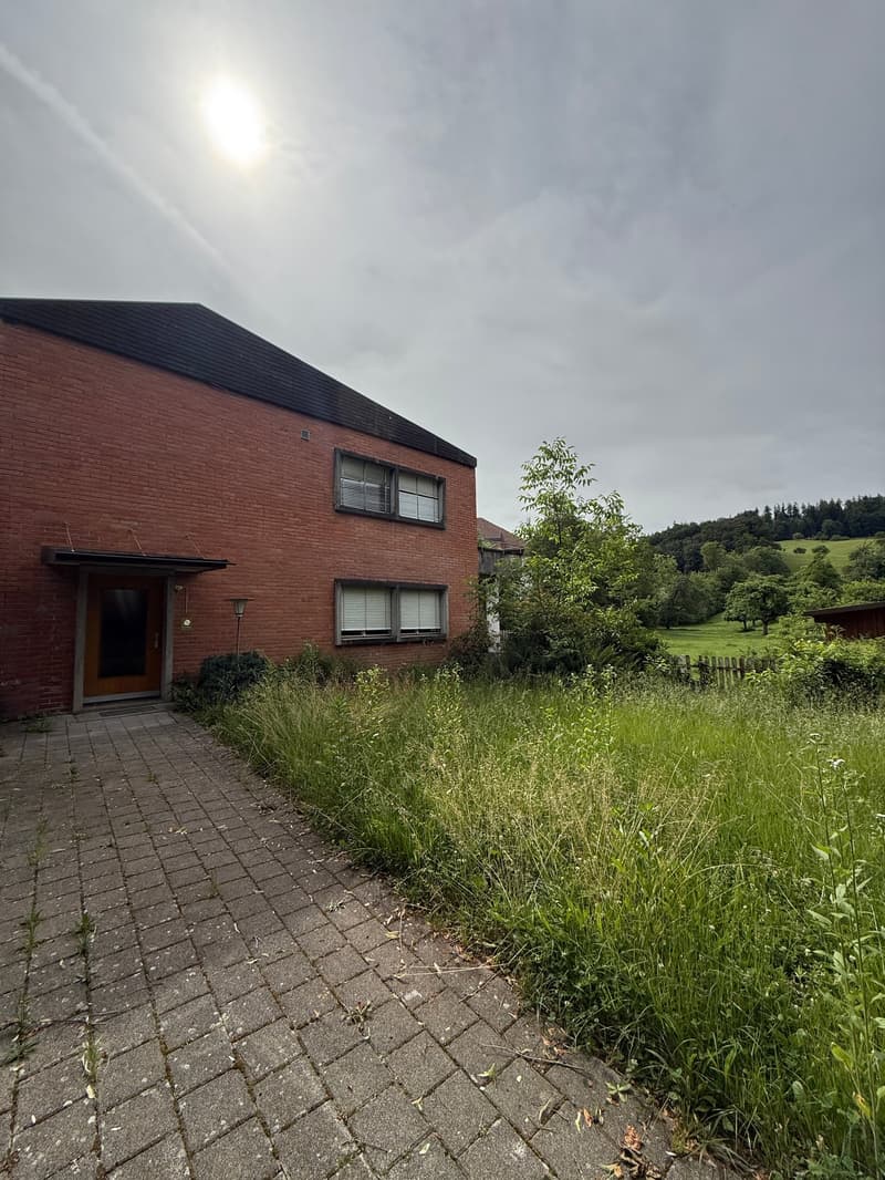Charmantes 5.5-Zimmer-Einfamilienhaus in Rohrbach (1)