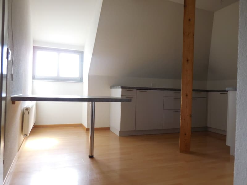 Gemütliche 2.5-Zimmer-Wohnung mit viel Charme und idealer Lage (4)