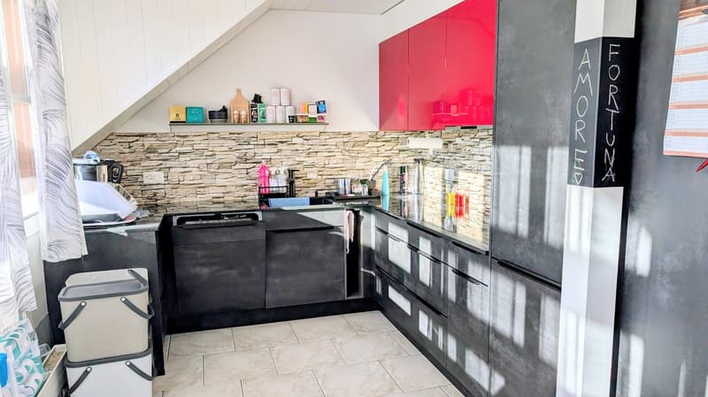 Lichtdurchflutet mit zwei Balkonen, Kamin & zwei Garagenboxen (5)