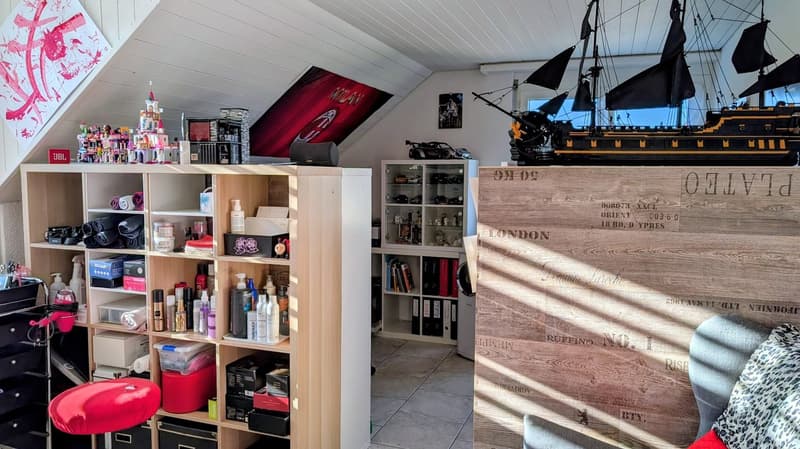 Lichtdurchflutet mit zwei Balkonen, Kamin & zwei Garagenboxen (19)