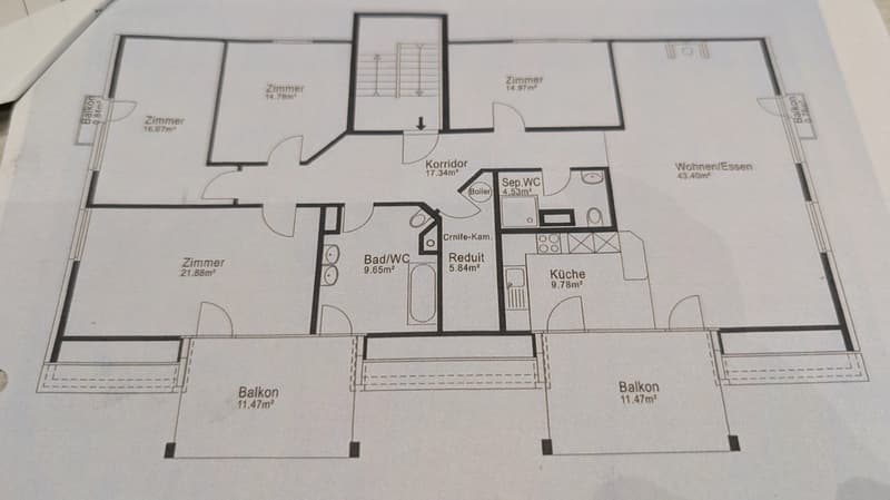 Lichtdurchflutet mit zwei Balkonen, Kamin & zwei Garagenboxen (25)