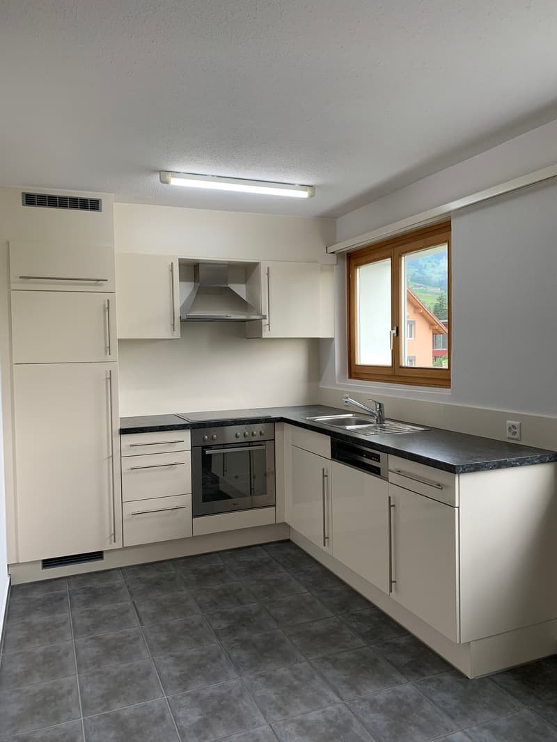 4.5-Zimmerwohnung mit Balkon zu vermieten (2)