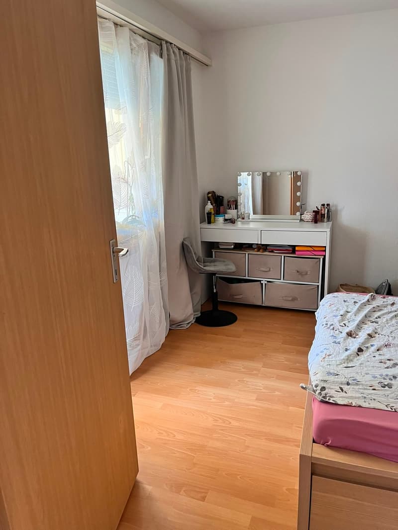Schöne 2.5 Zimmerwohnung mit Balkon (10)