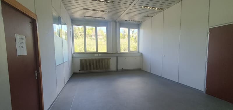 Büros von 279 m² in Penthalaz (12)