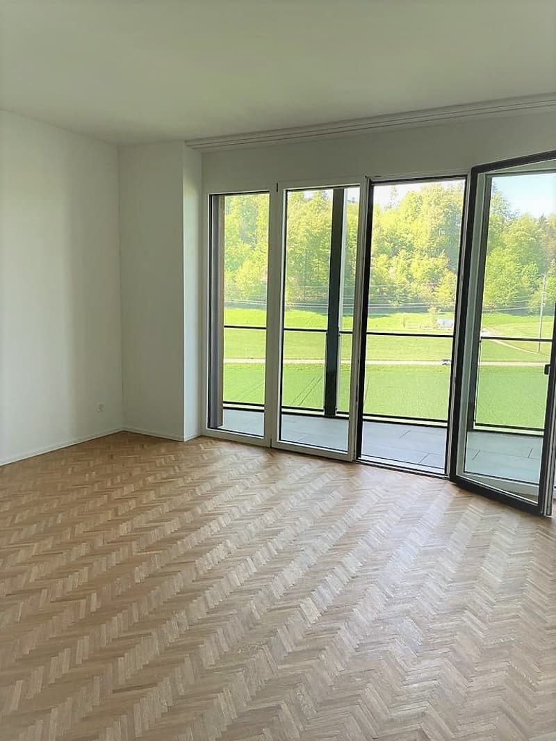 Modernes Studio mit Balkon und Blick ins Grüne (4)