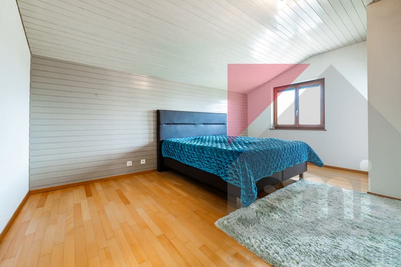 Chambre parentale avec balcon et dressing