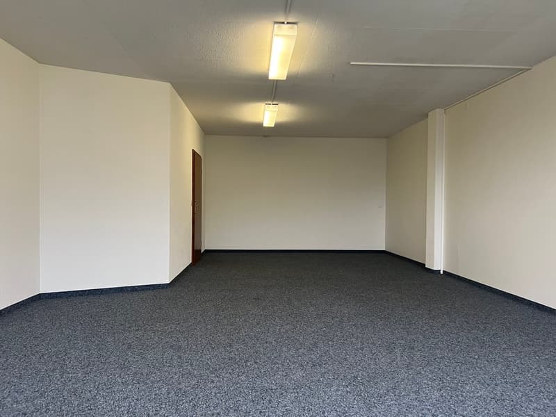 Rollstuhlgängige Gewerberäumlichkeit im Zentrum von Frutigen (2)