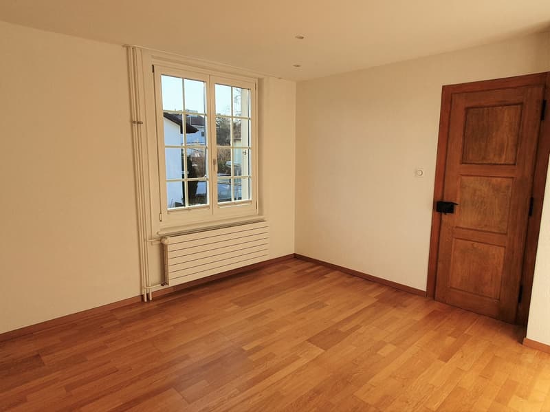 Sonnige, grosse 3 1/2- Zimmer-Wohnung mit Terrasse (9)
