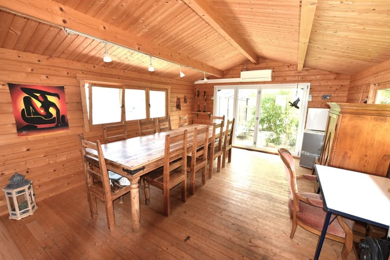 Innen-Raum vom grossen Garten-Haus