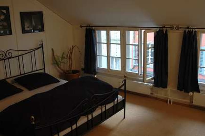 Charmante 4-Zimmer-Altbauwohnung mit Terasse in der Altstadt von St. Gallen (3)