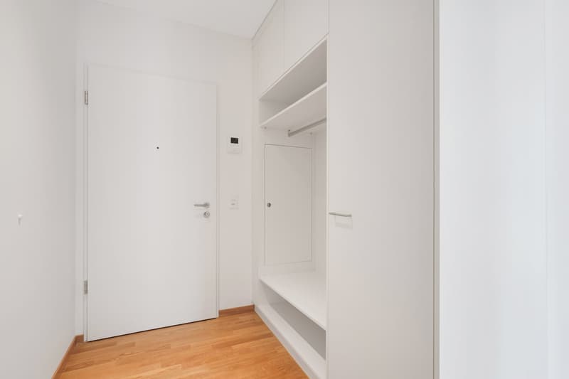 Moderne 2.5-Zimmer-Wohnung mit Balkon und Stadtblick in St. Gallen (5)