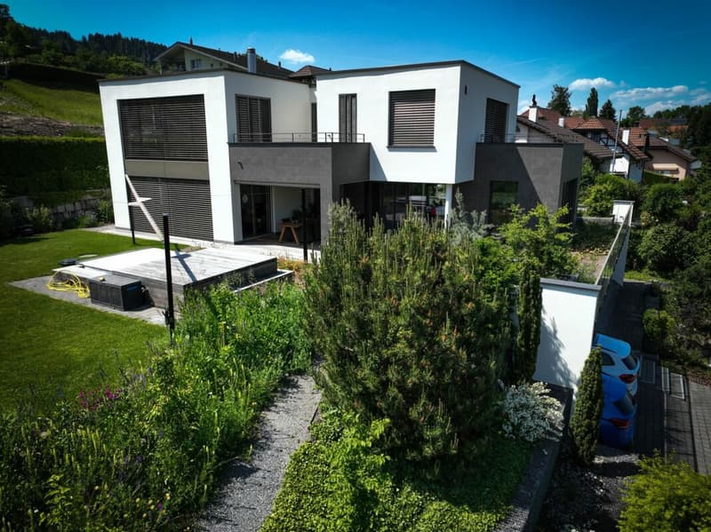 exlusive Villa mit Einliegerwohnung/Büro (1)