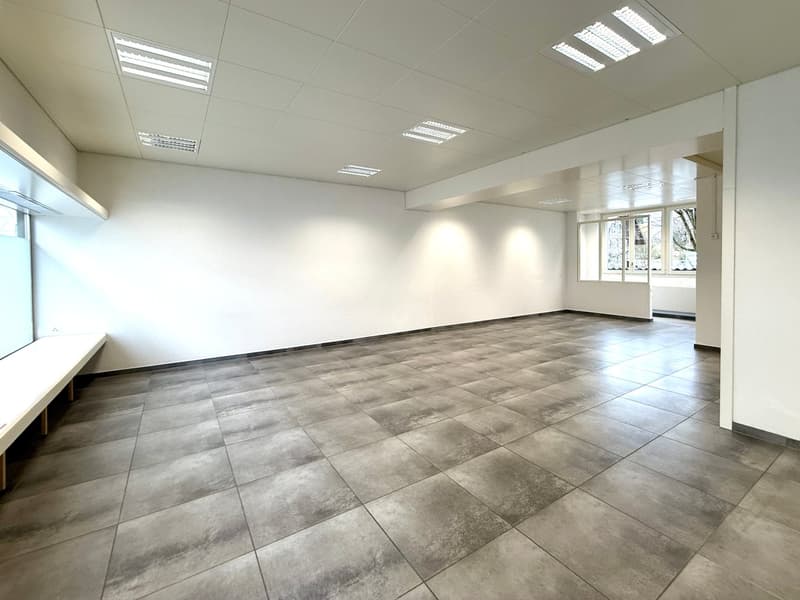 Spazio commerciale elegante a Biel-Mett – ideale per la bellezza, lo studio o l'ufficio (4)